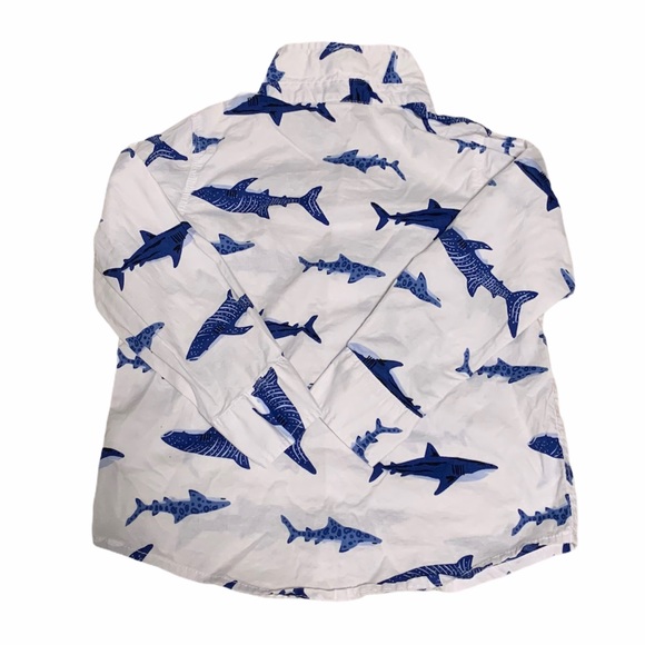 ✨2/$12✨Shark 3T Shirt - Picture 2 of 2